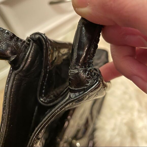 Browns Made in Canada Vintage Black Patent Leather Shoulder Bag - Picture 6 of 7